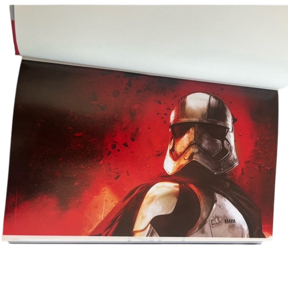 Star Wars Phasma Book, Special Edition — includes poster (never removed) - Picture 4 of 5